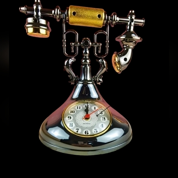 New Phone shape clock made of plastic - Picture 4 of 4